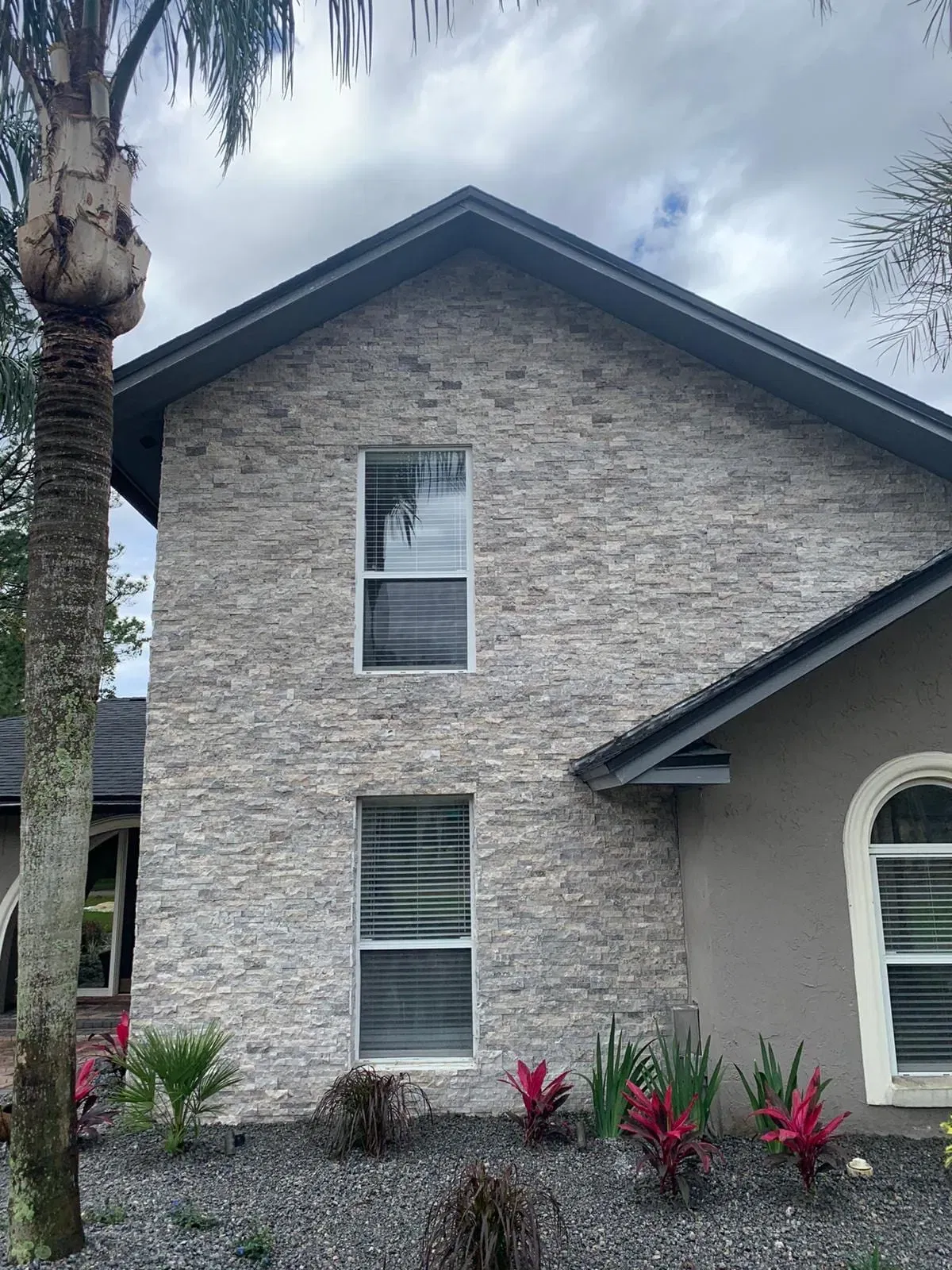 Natural Stone Veneer: Travertine <strong>Silver</strong>