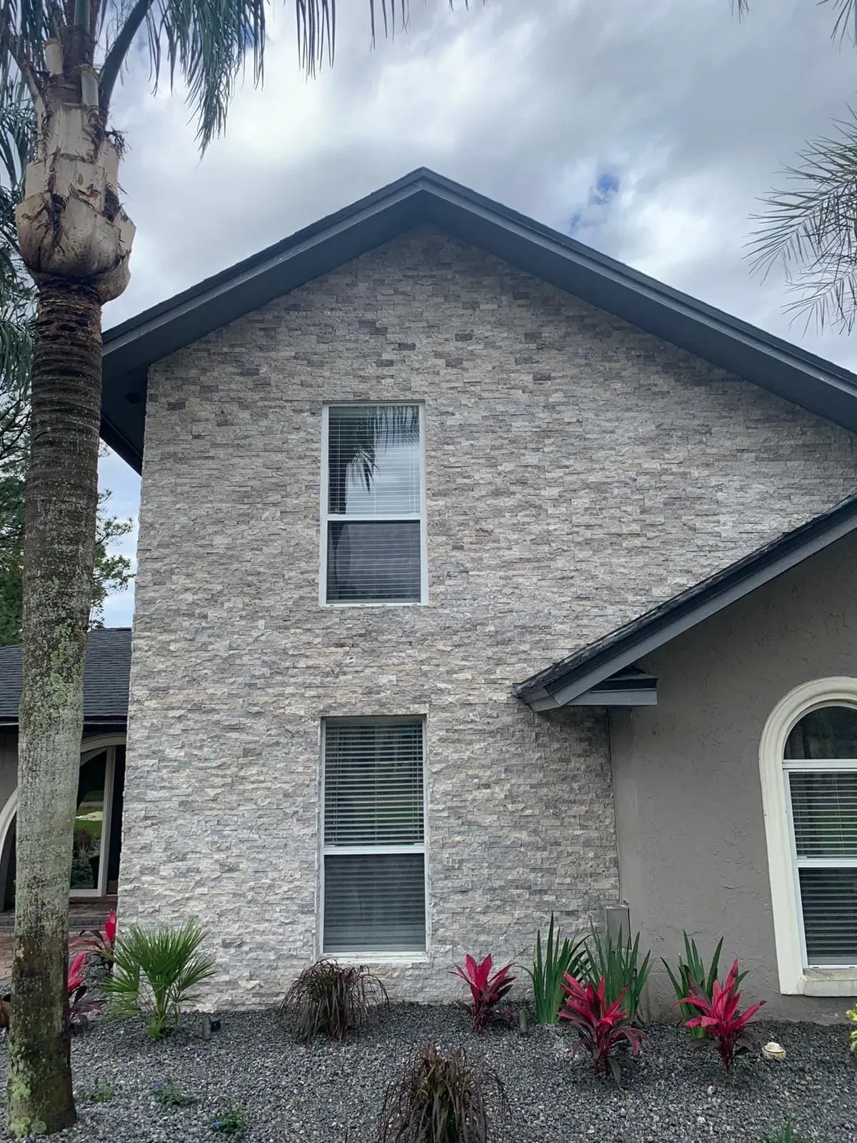 Natural Stone Veneer: Travertine <strong>Silver</strong>